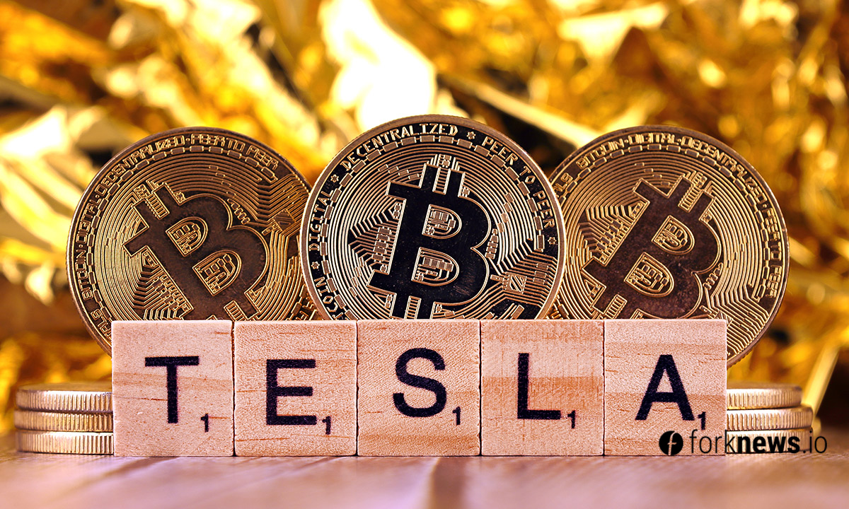 Tesla приостановила продажи автомобилей за биткоин